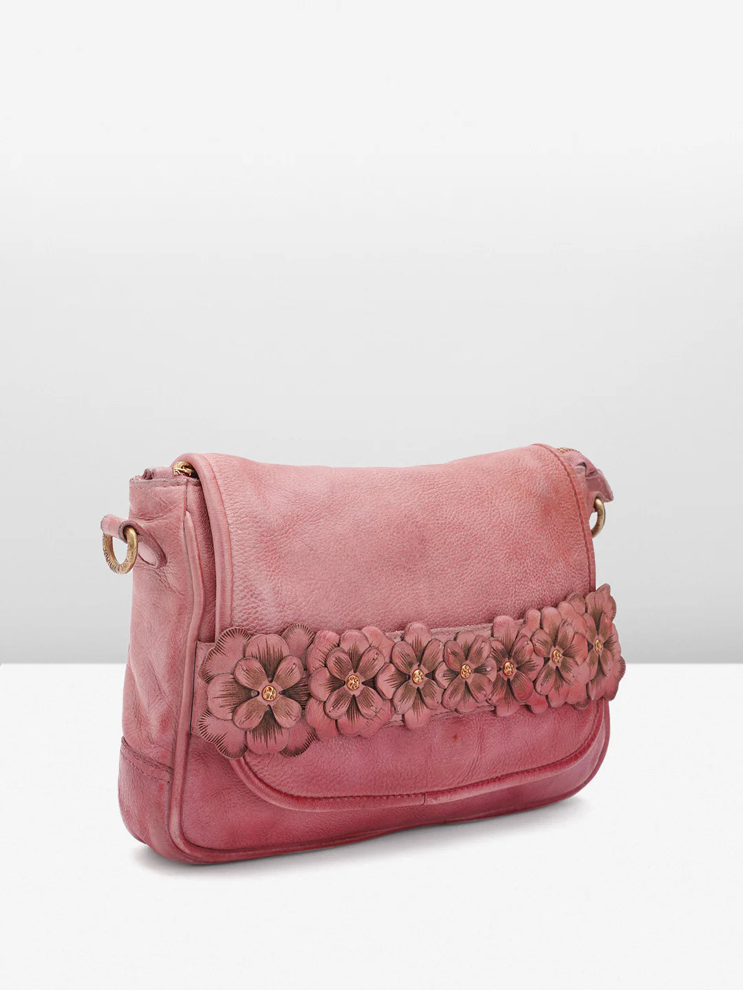 Discover Roseate: Luxurious Leather Crossbody for Effortless Elegance