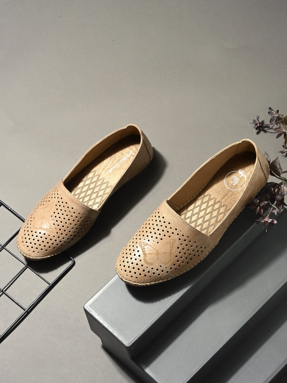 Butterfly Perforated Cushioned Leather Ballerinas