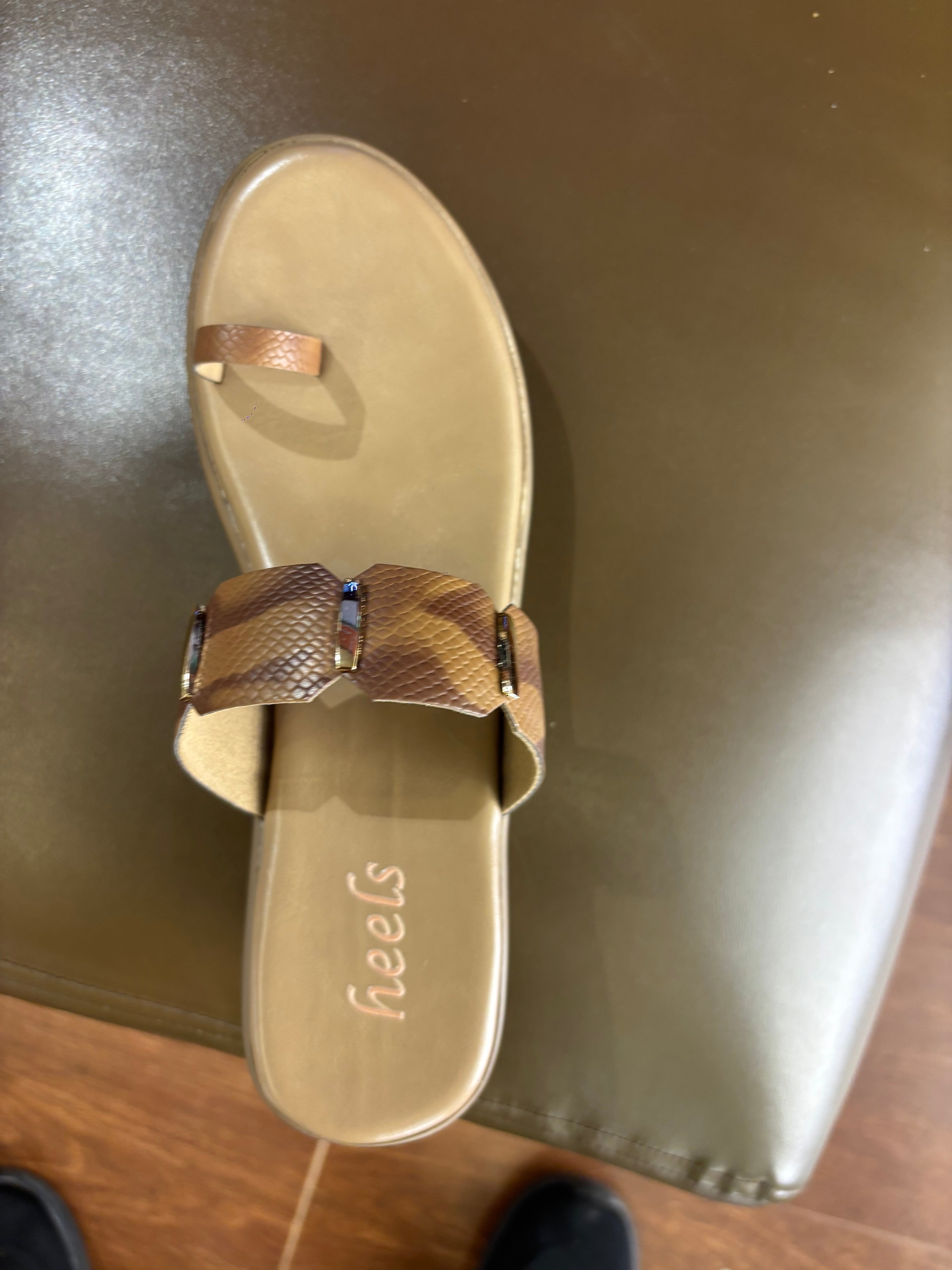 Quincy Comfort Wedge Heel Thumb Slippers