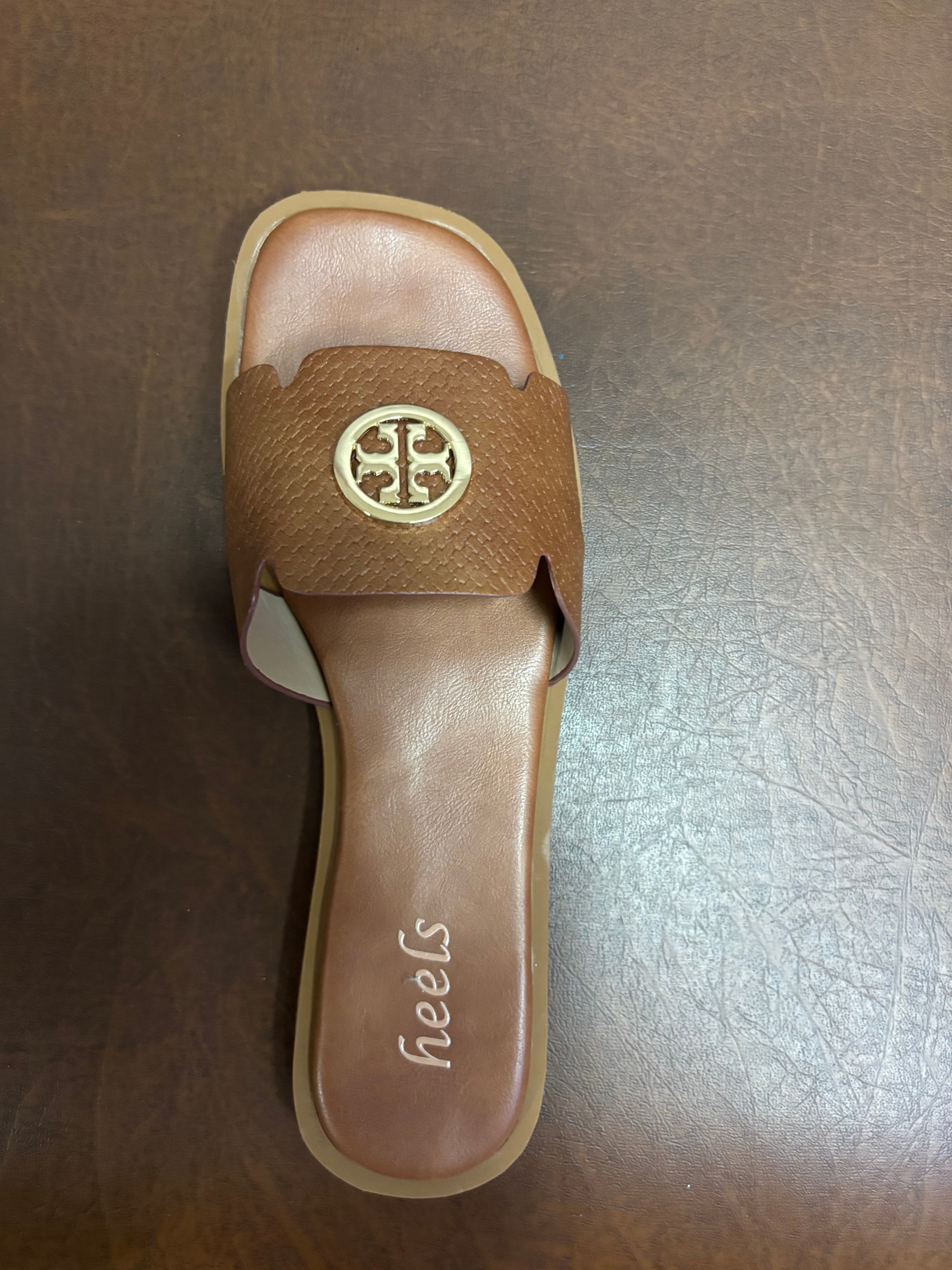 Nysa 2.0 Cushioned Flat Sliders