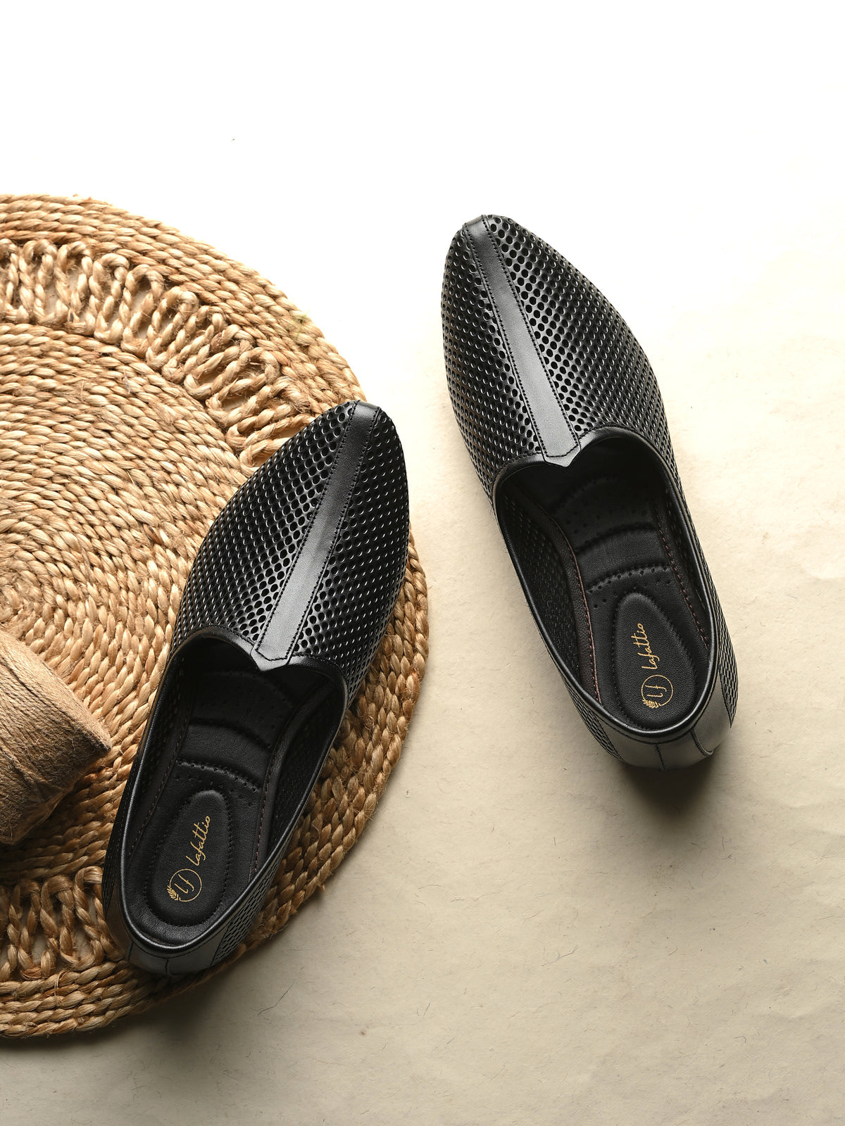 Lafattio Handcrafted Leather Juttis