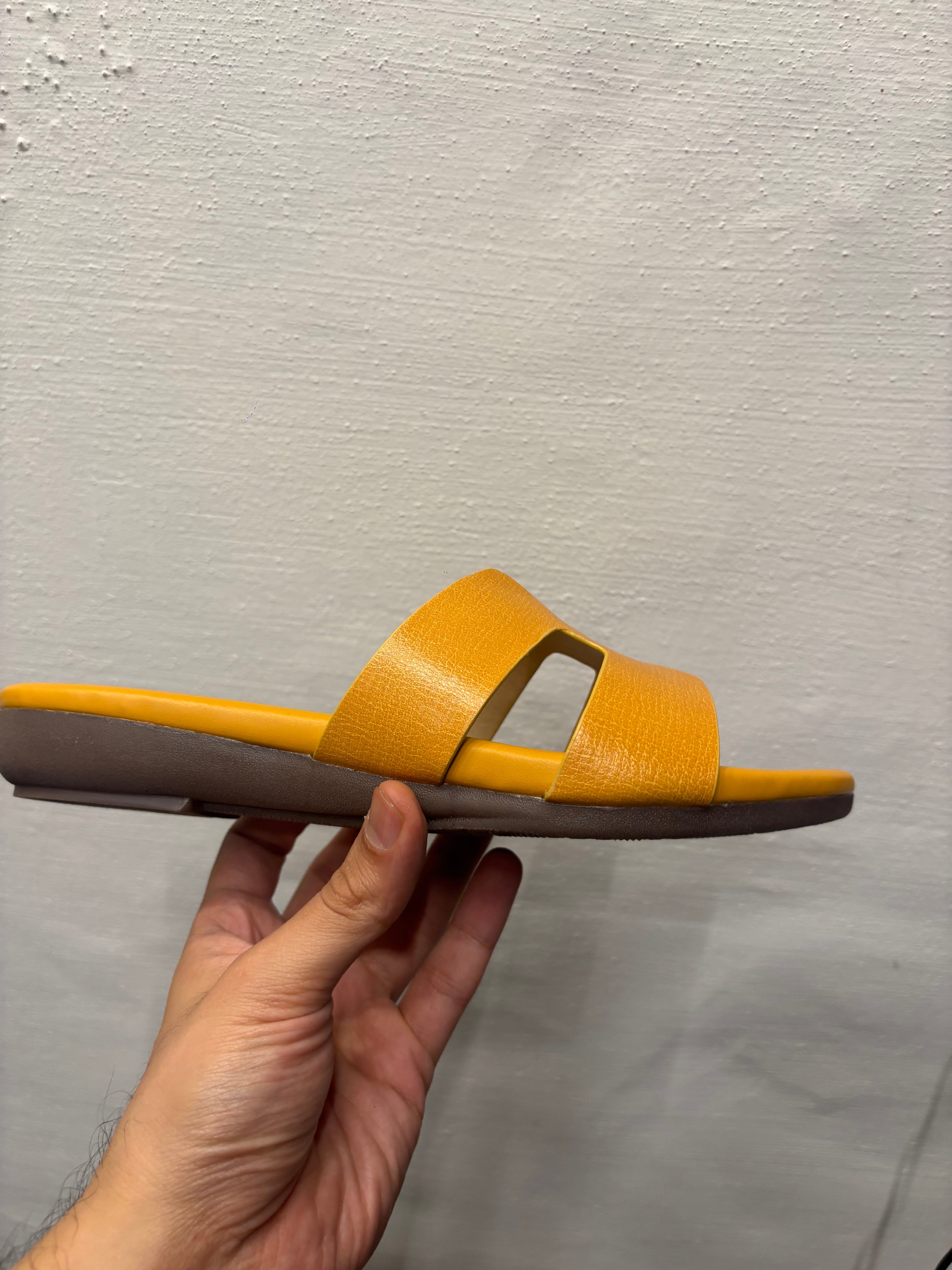 Abigail Cushioned Sliders