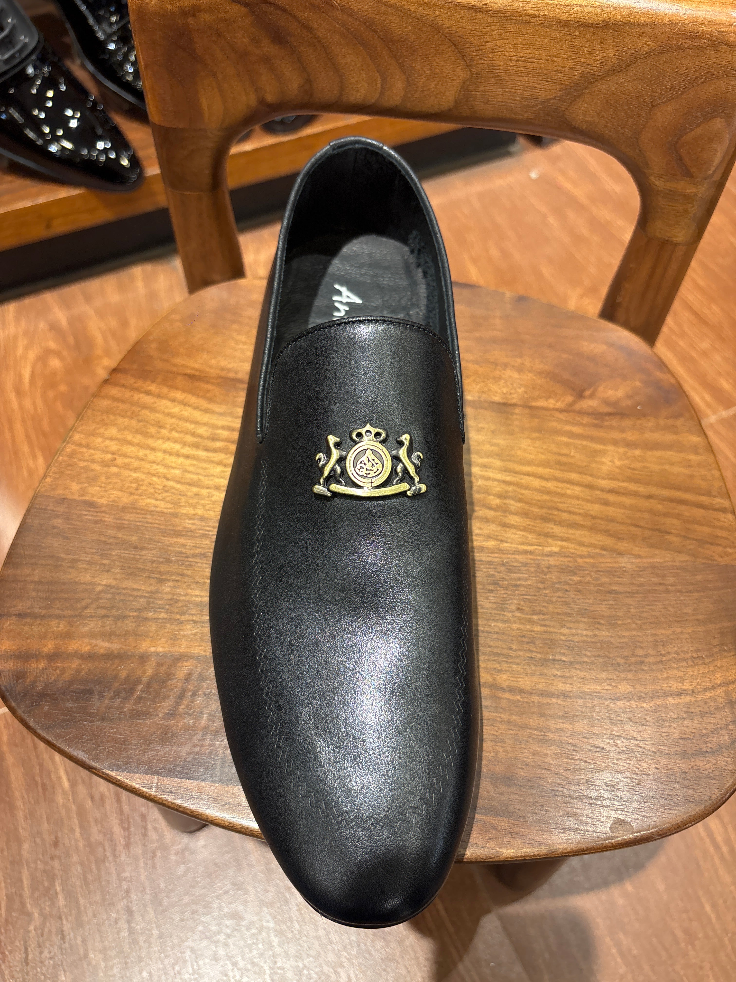 Elliot Leather Crown Ethnic Slip-ons - The Heels India