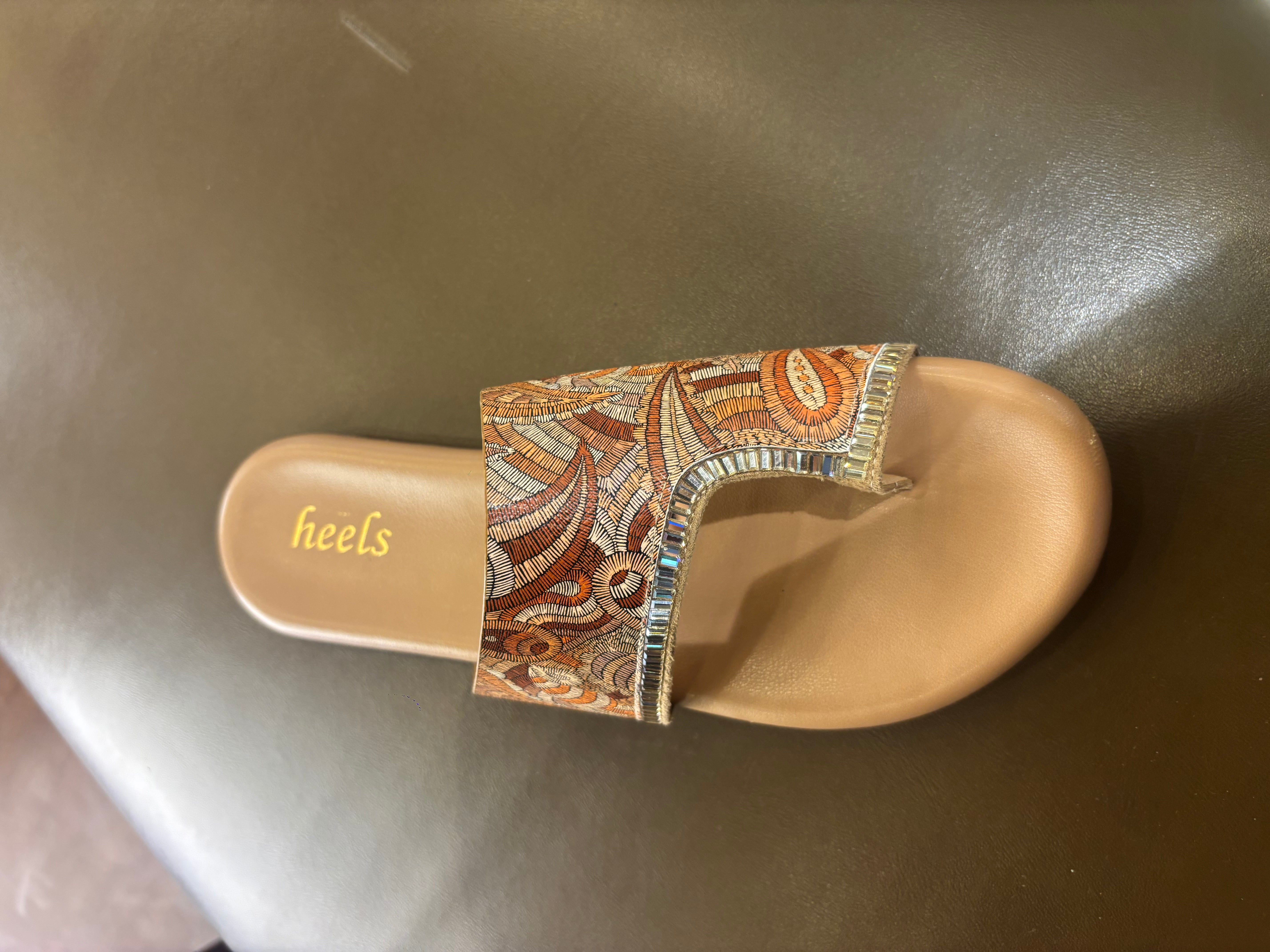 Caelina Floral Cushioned Thumb Slippers