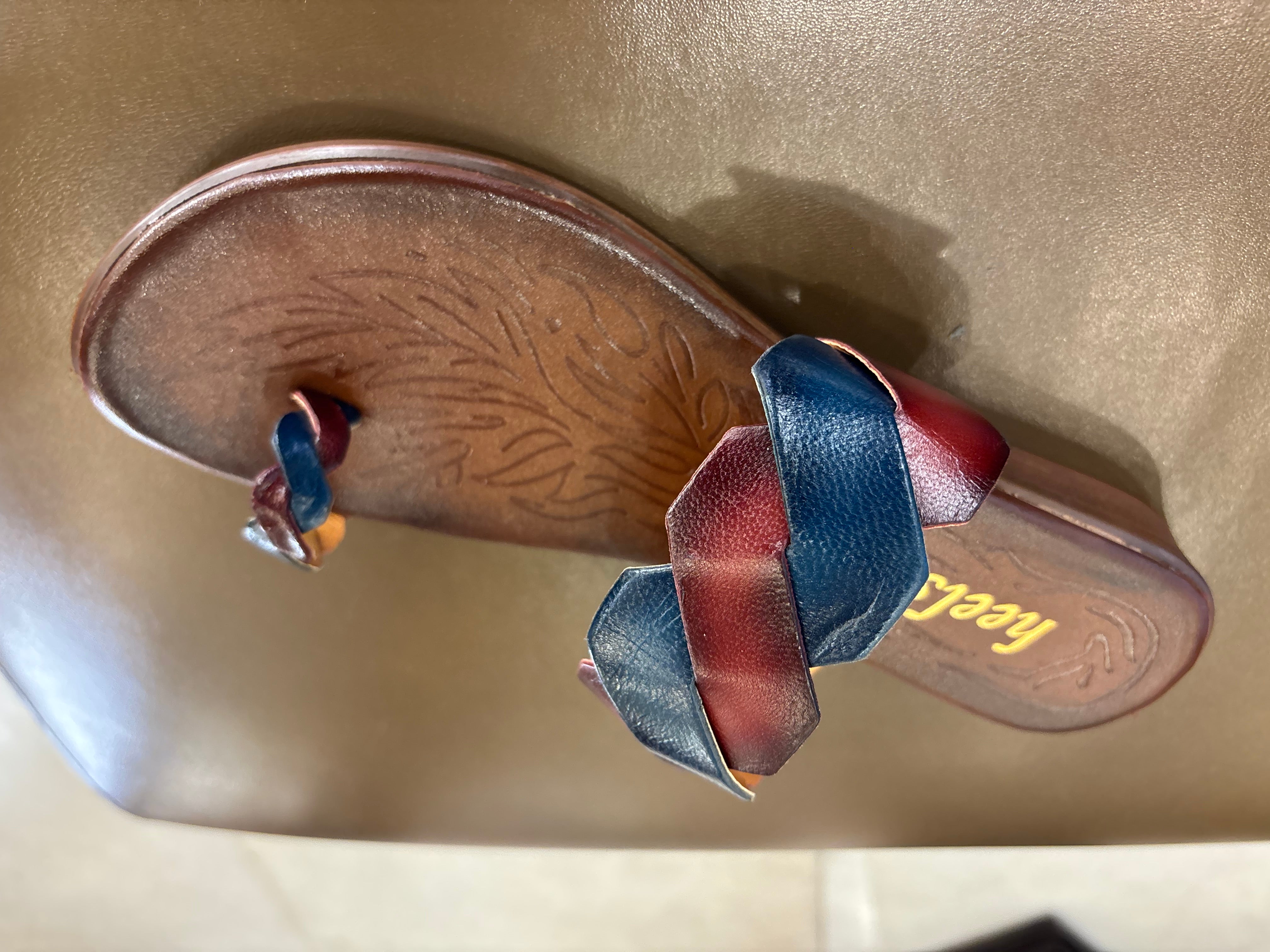 Darcy Leather Thumb Kohlapuri Slippers