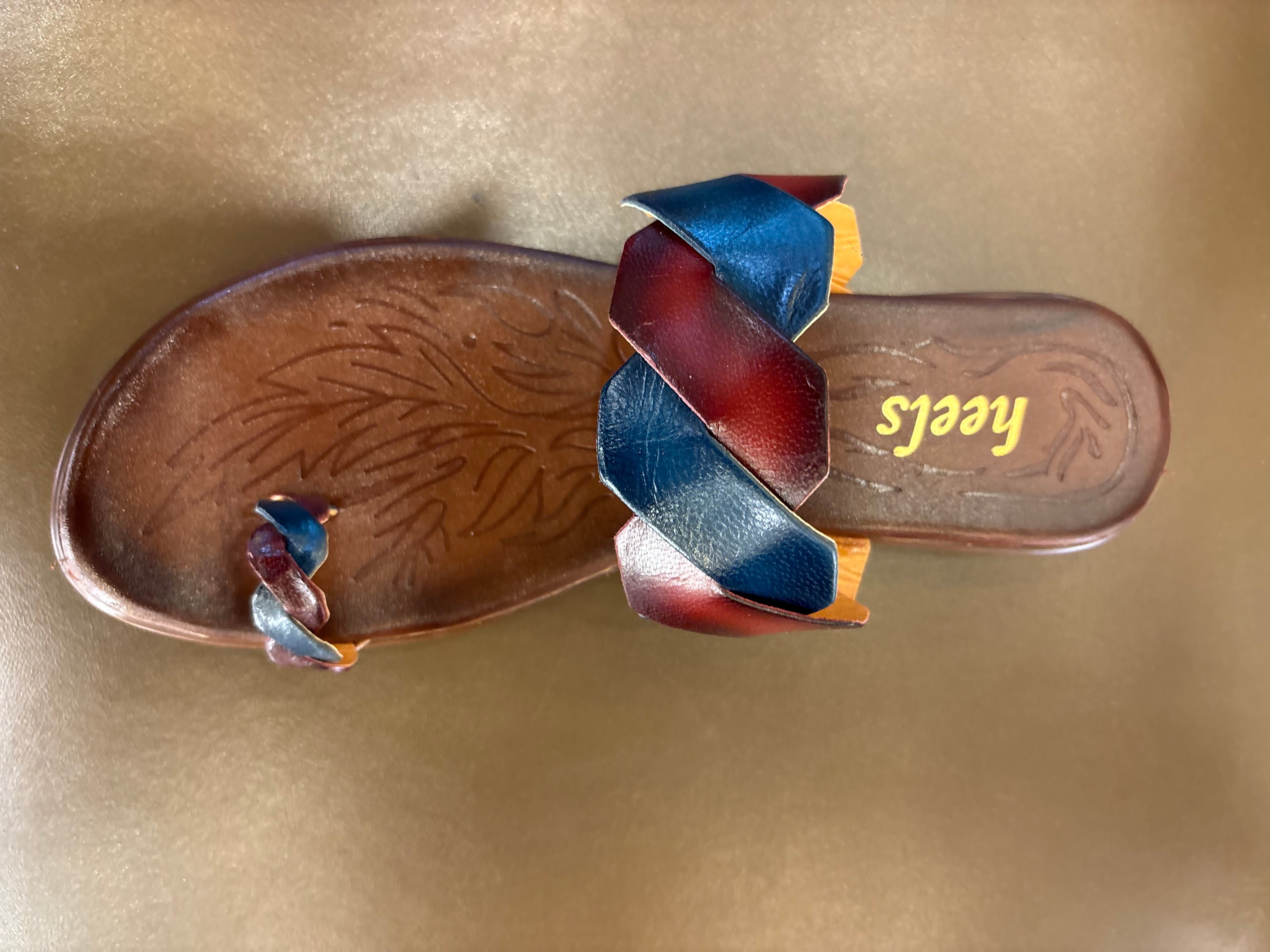Darcy Leather Thumb Kohlapuri Slippers
