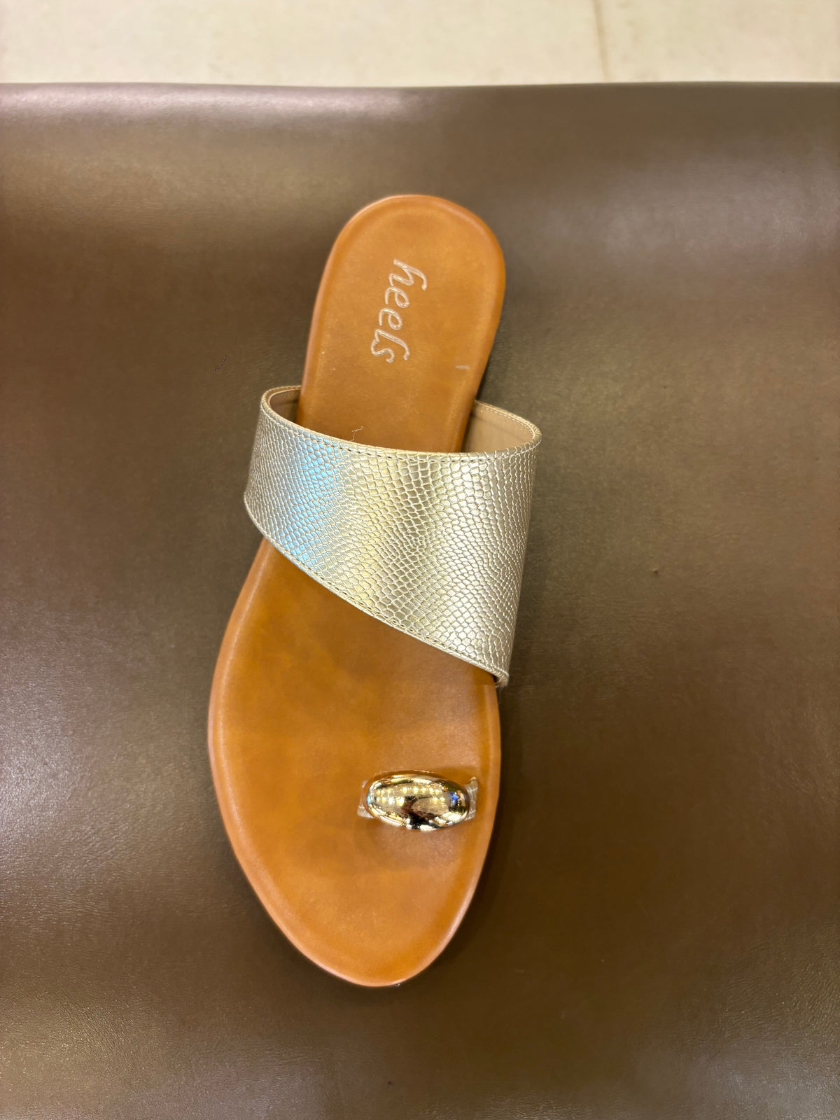 Nova 3.0 Buckled Cushioned Thumb Sliders in Gold - The Heels India