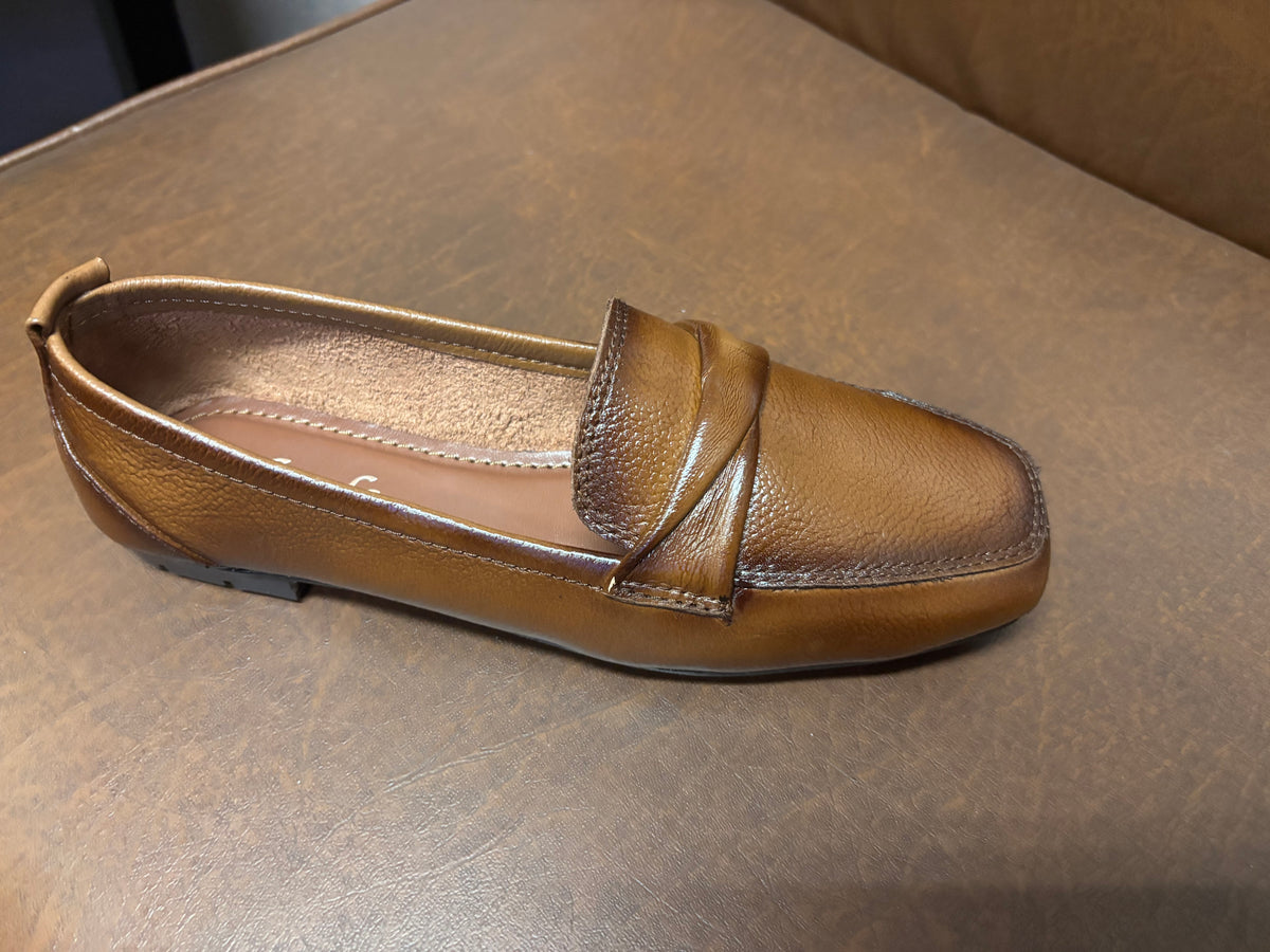 Swirl Classic Leather Loafers