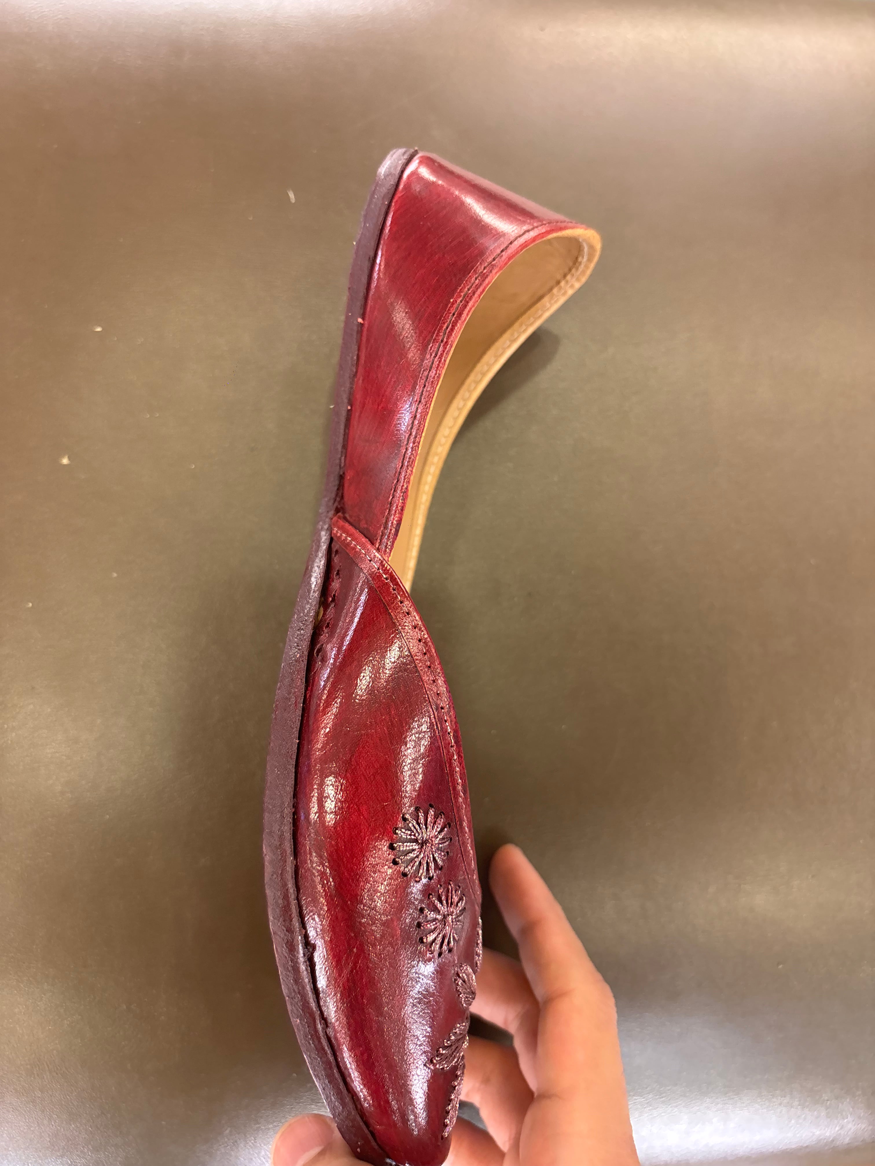 Fariya Handcrafted Leather Juttis