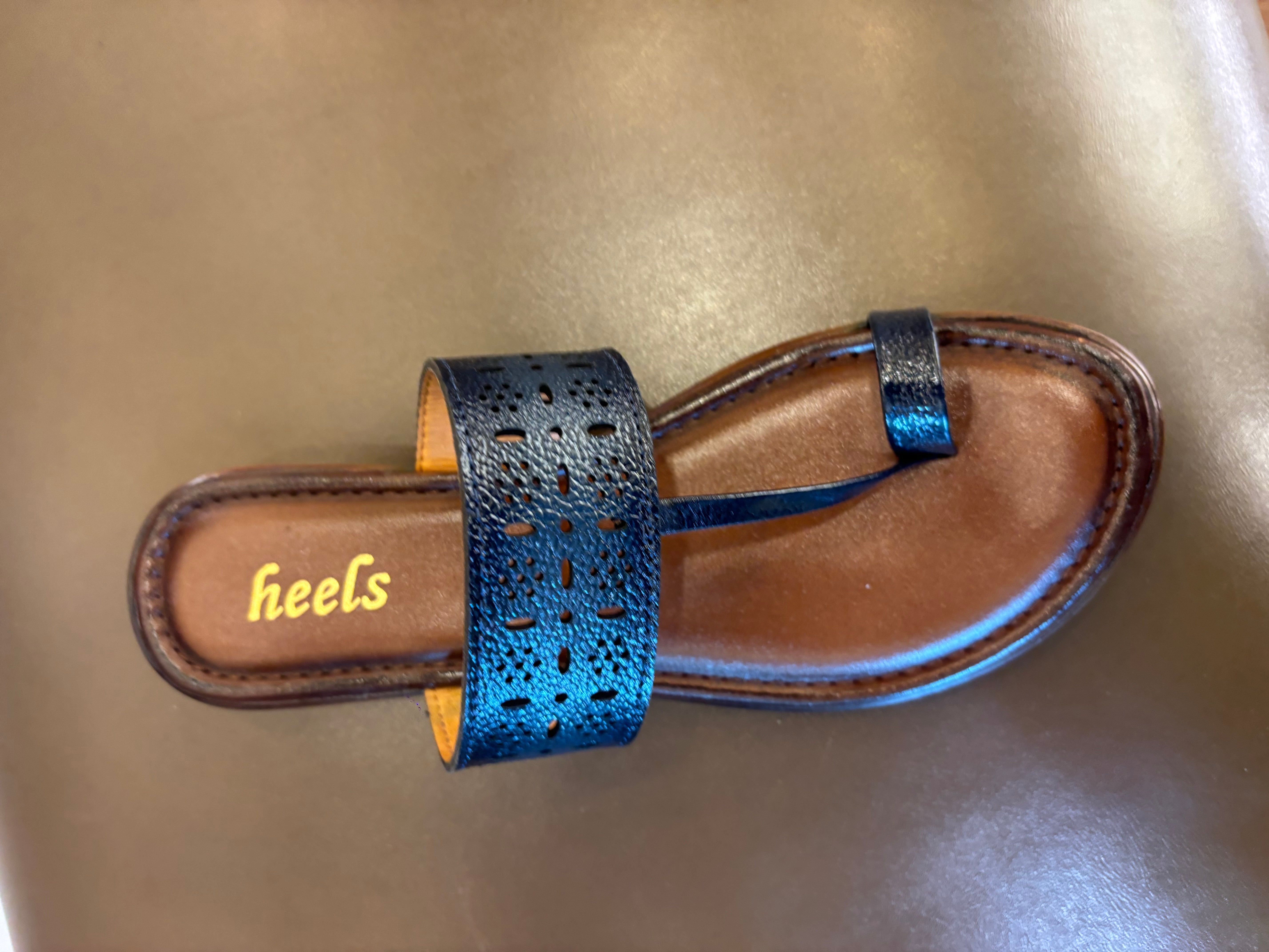 Doris Leather Thumb Kohlapuri Slippers