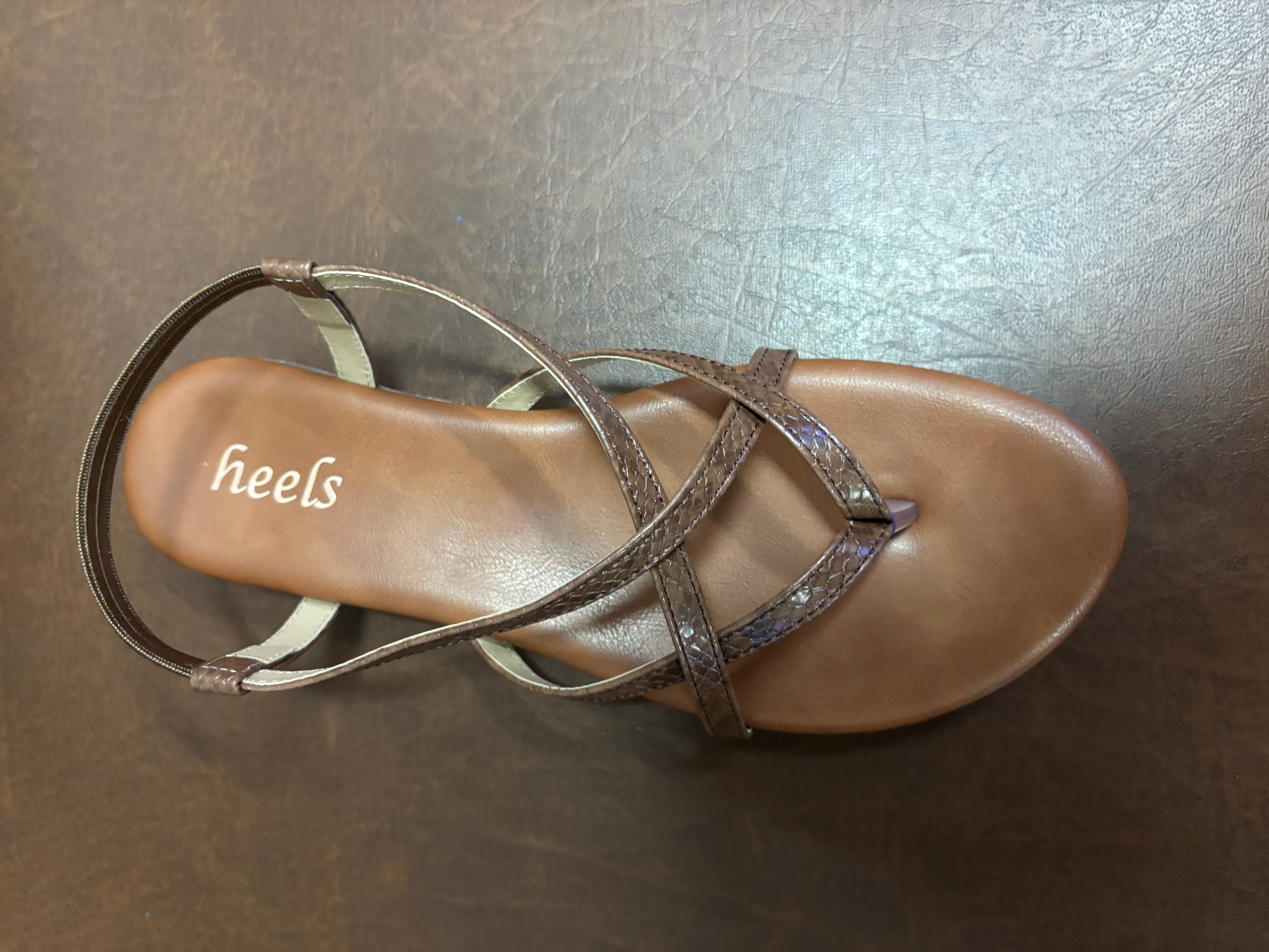 Frida 2.0 Cushioned Strappy Thumb Sandals