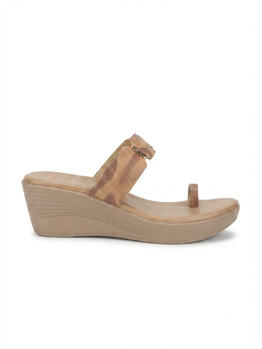 Quincy Comfort Wedge Heel Thumb Slippers