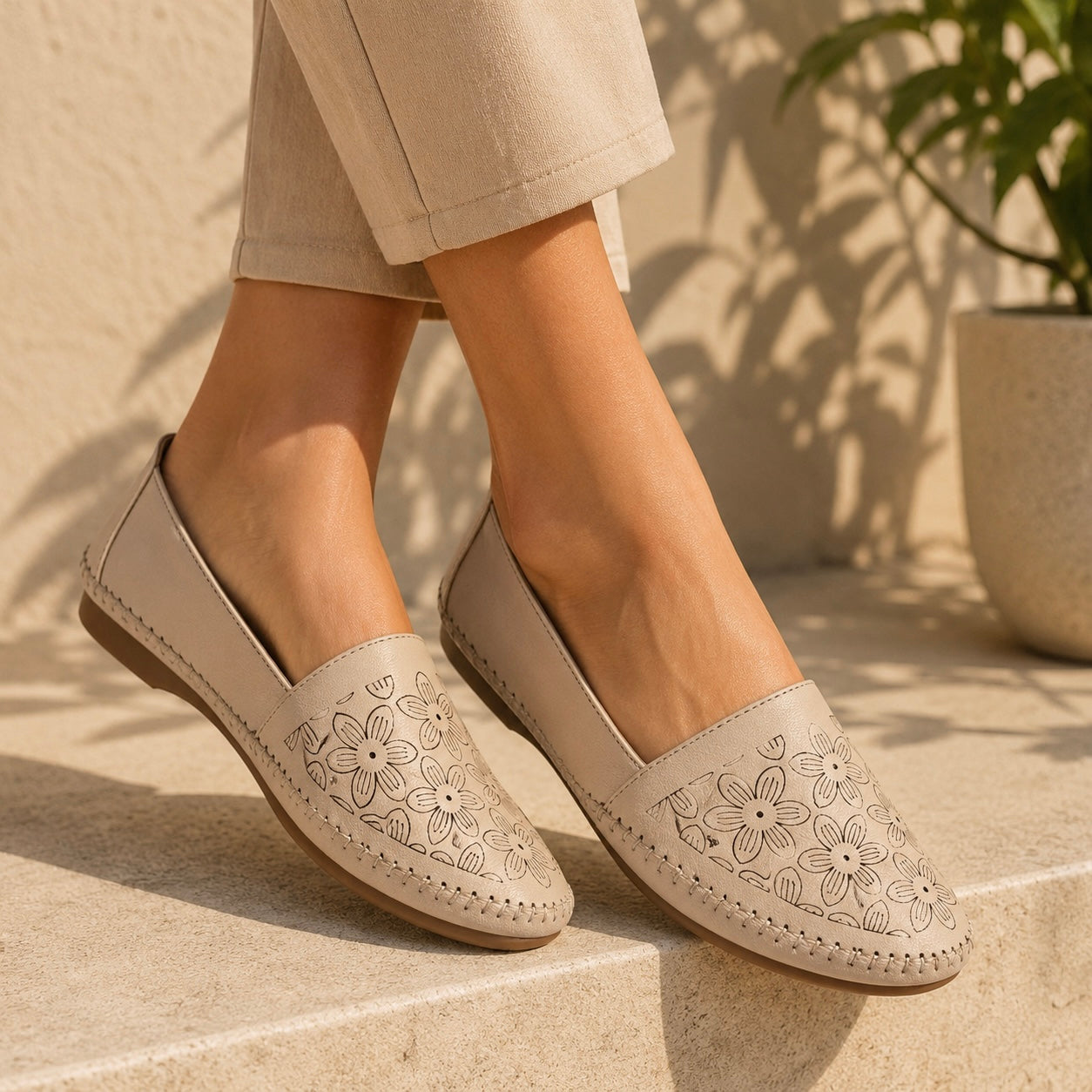Venezia Engraved Cushioned Leather Ballerinas