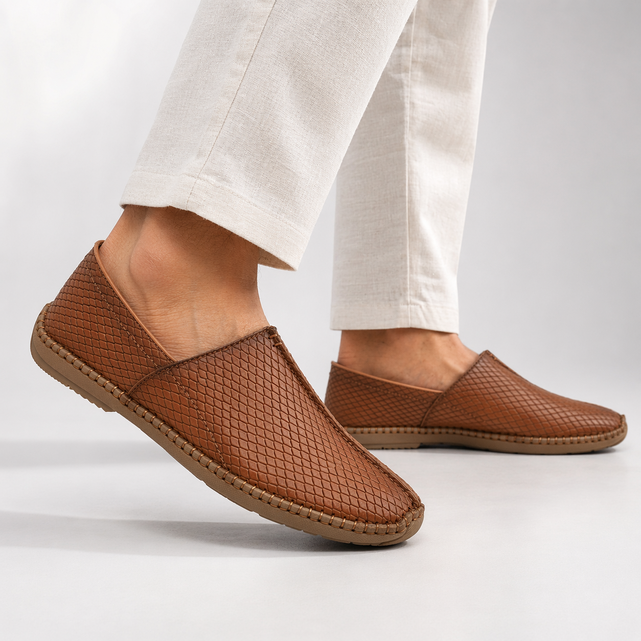 Regent Leather Mojaris - The Heels India