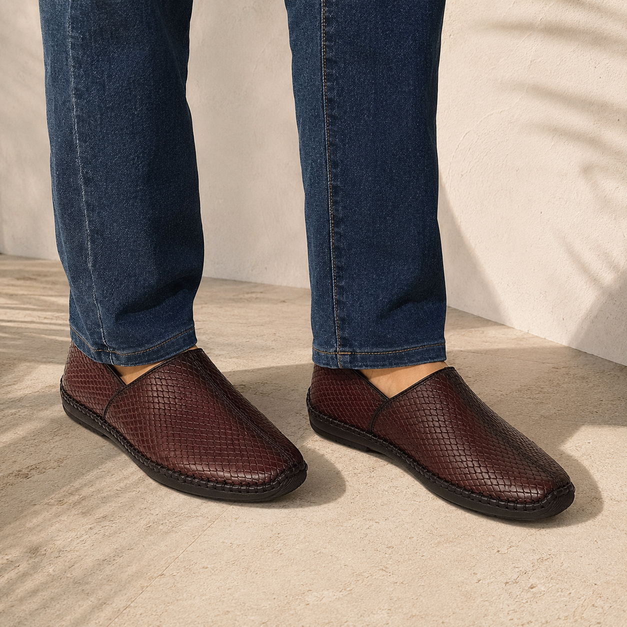 Regent Leather Mojaris - The Heels India