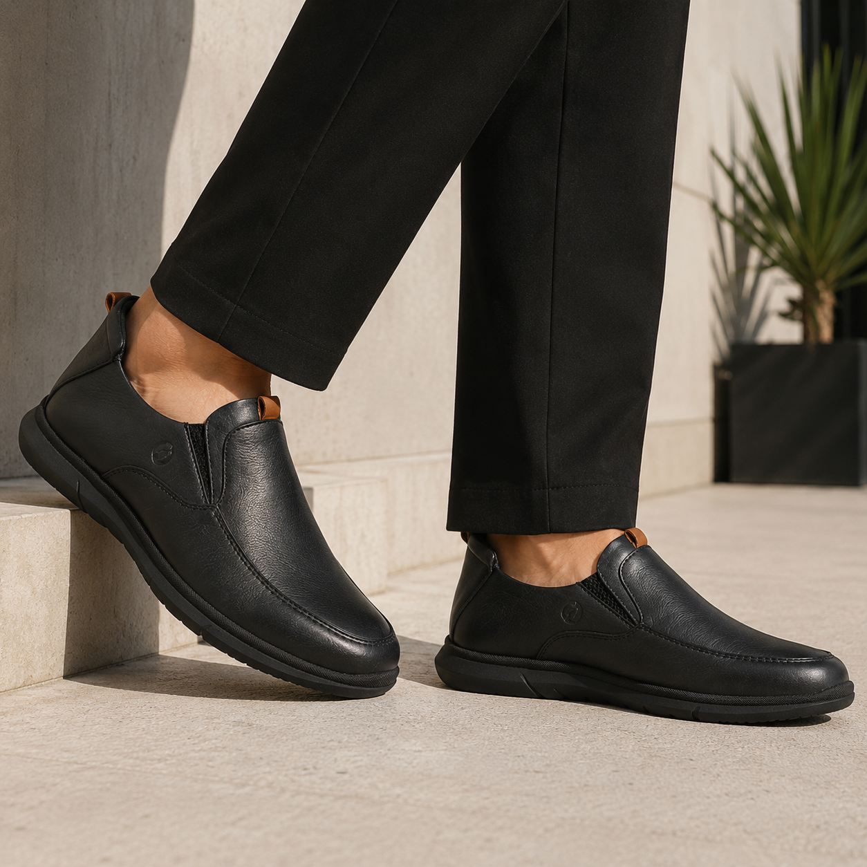 Hunter Leather Zero Gravity Sneakers - The Heels India