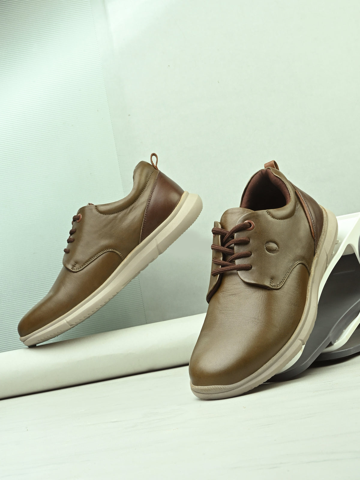 Jonathan Zero Gravity Leather Sneakers