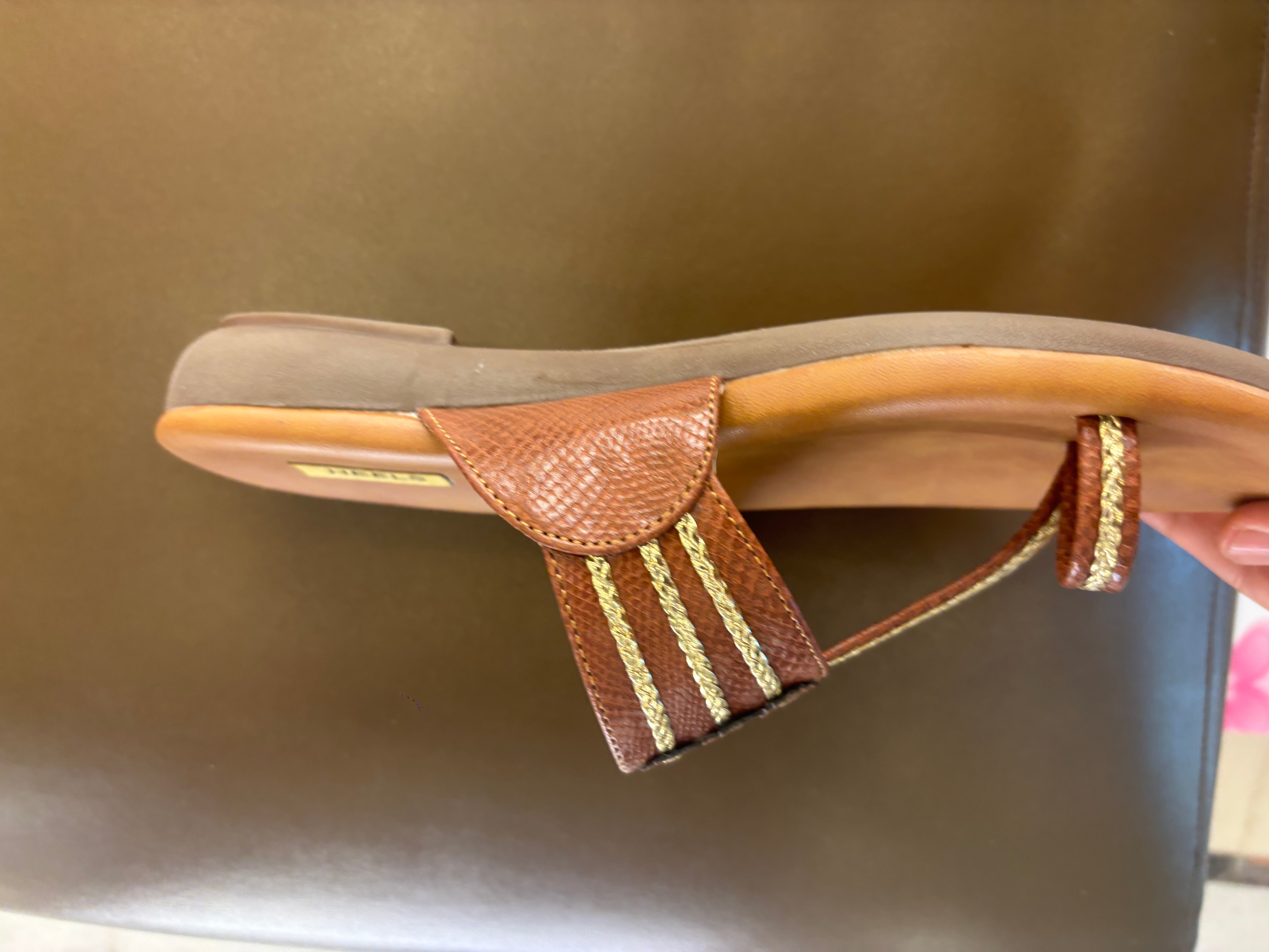 Samantha Cushioned Kohlapuris