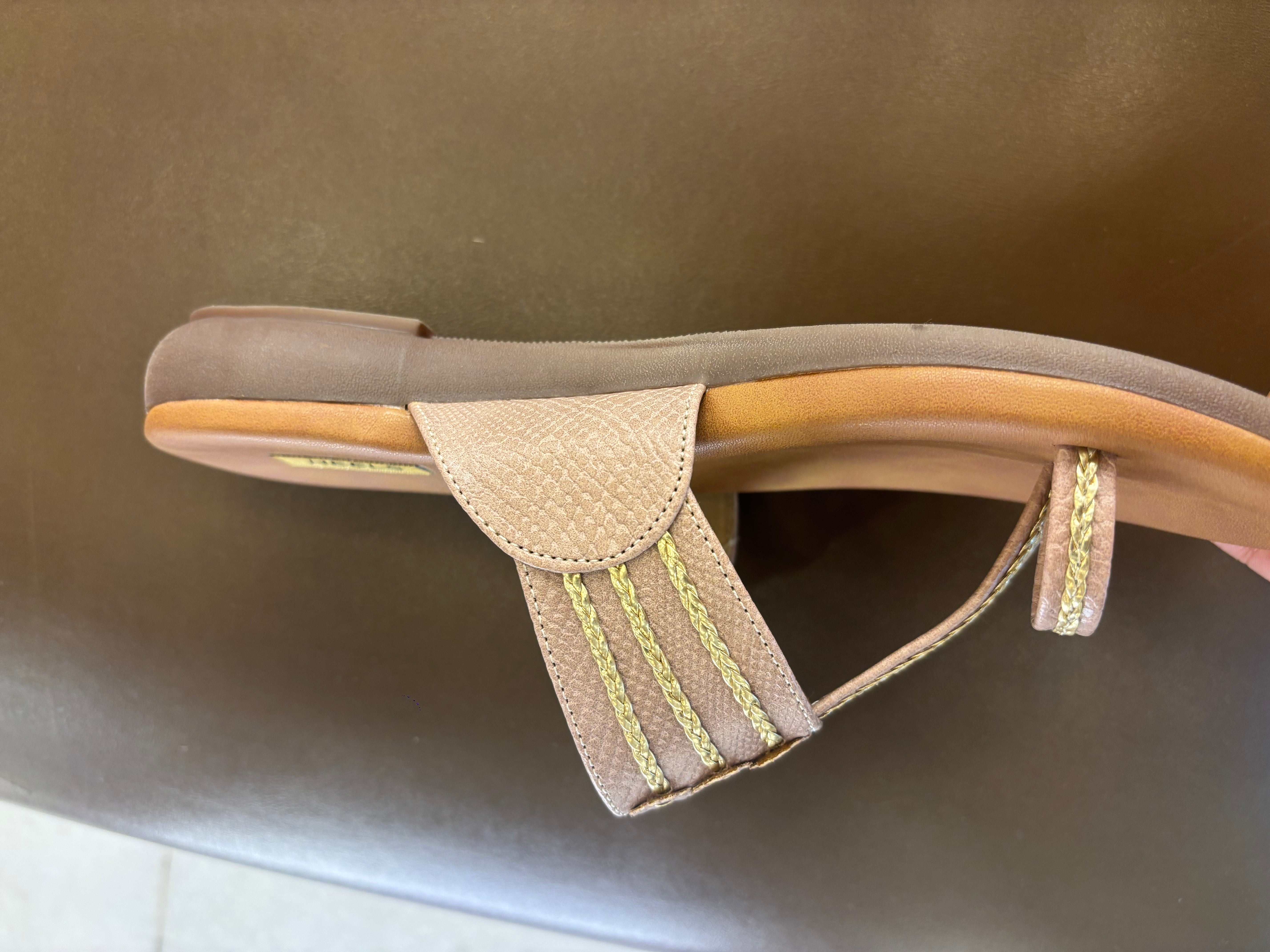 Samantha Cushioned Kohlapuris - The Heels India