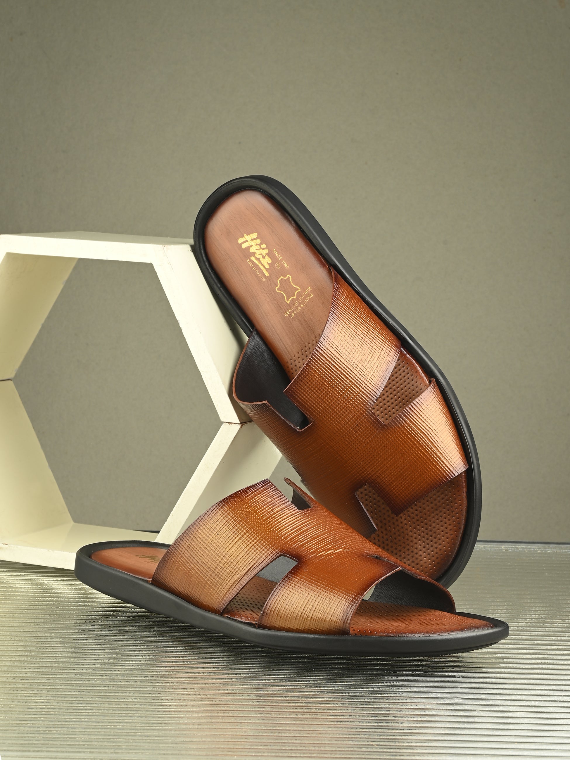 Ottavio Leather Cushioned Slippers - The Heels India