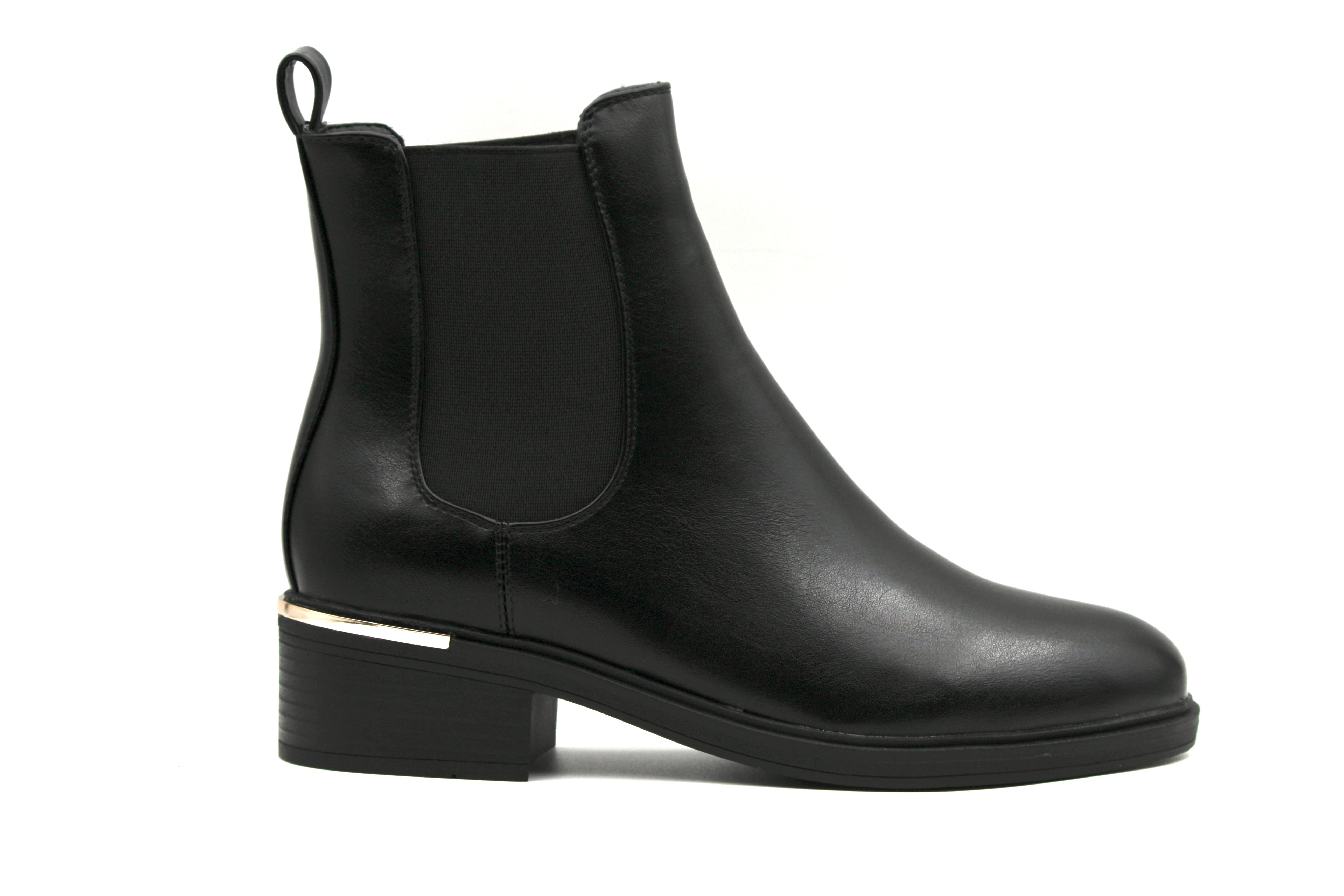 Chelsea 108 Black - The Heels India